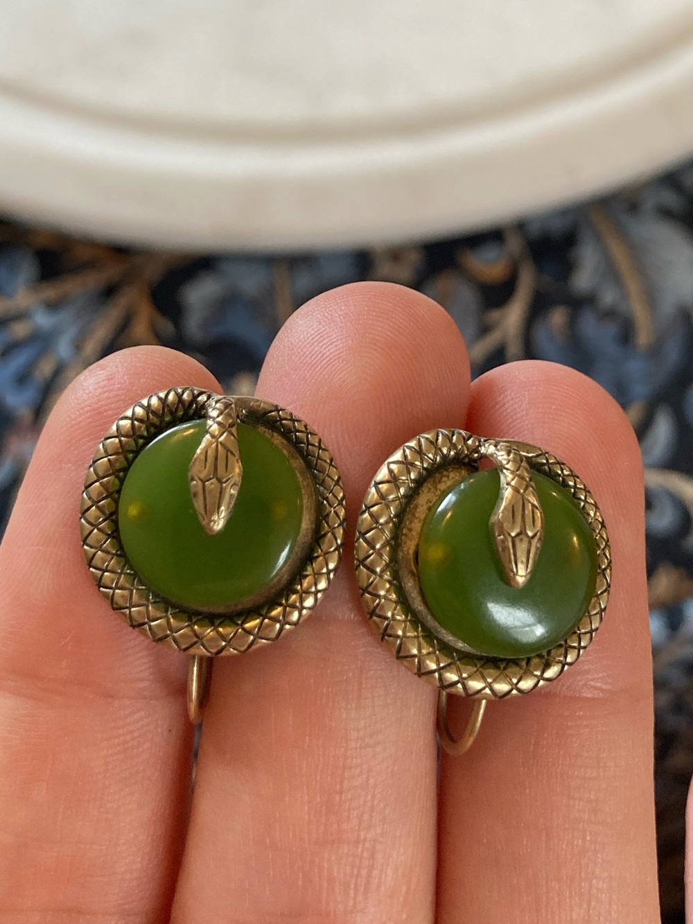 Antique Art Deco Snake Coiled Faux Jade Screwback Earrings - Picture 6 of 9